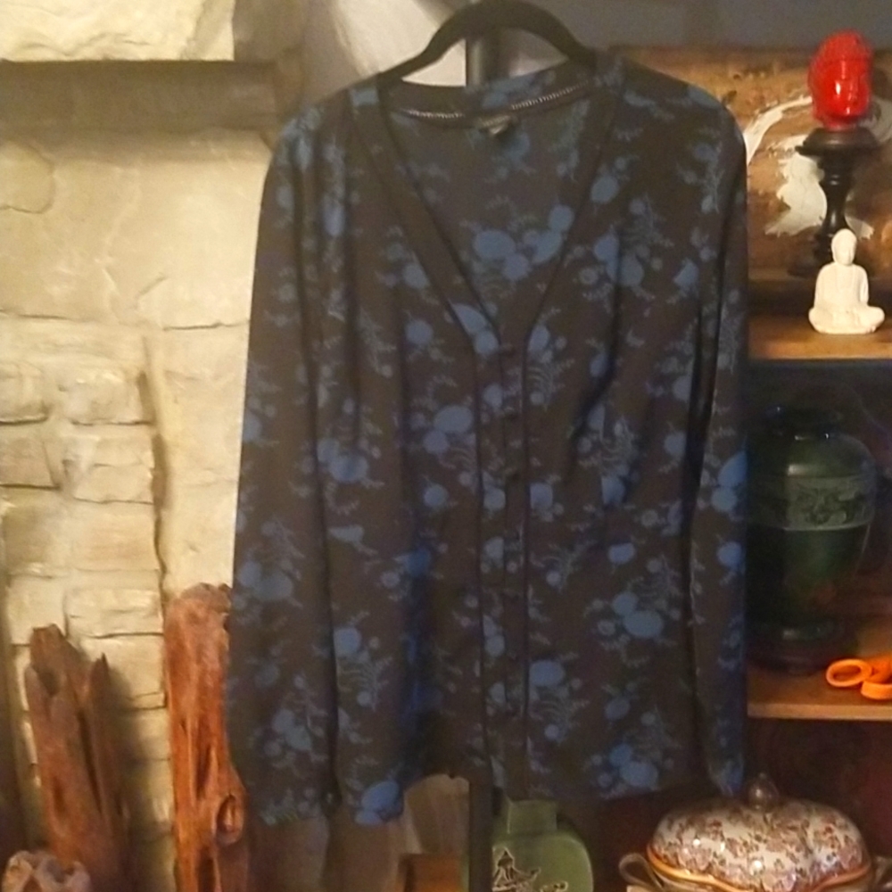 Ann Taylor Button Down Long Sleeved Shirt Size 10